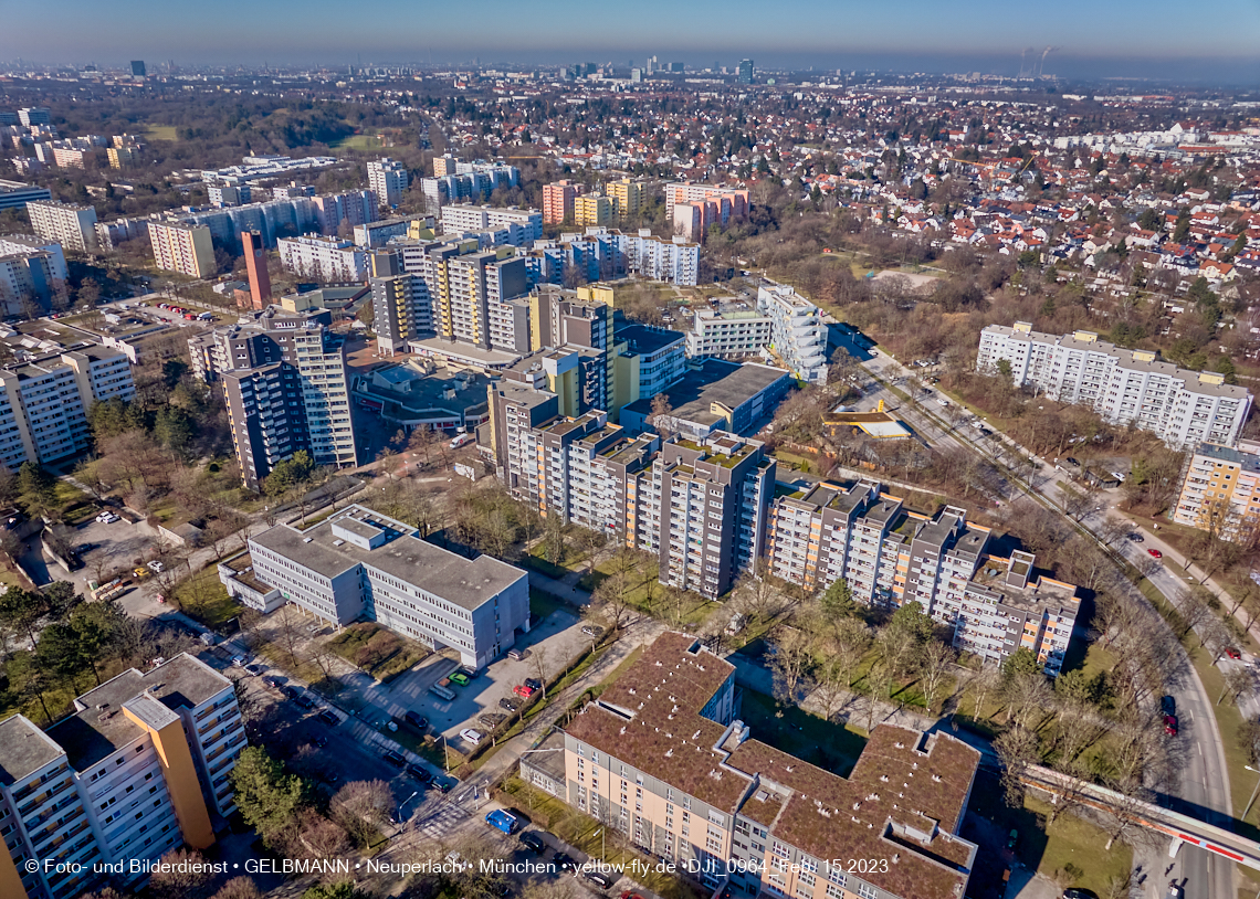 15.02.2023 - Marx-Zentrum und Wohnanlage Karl-Marx-Ring in Neuperlach